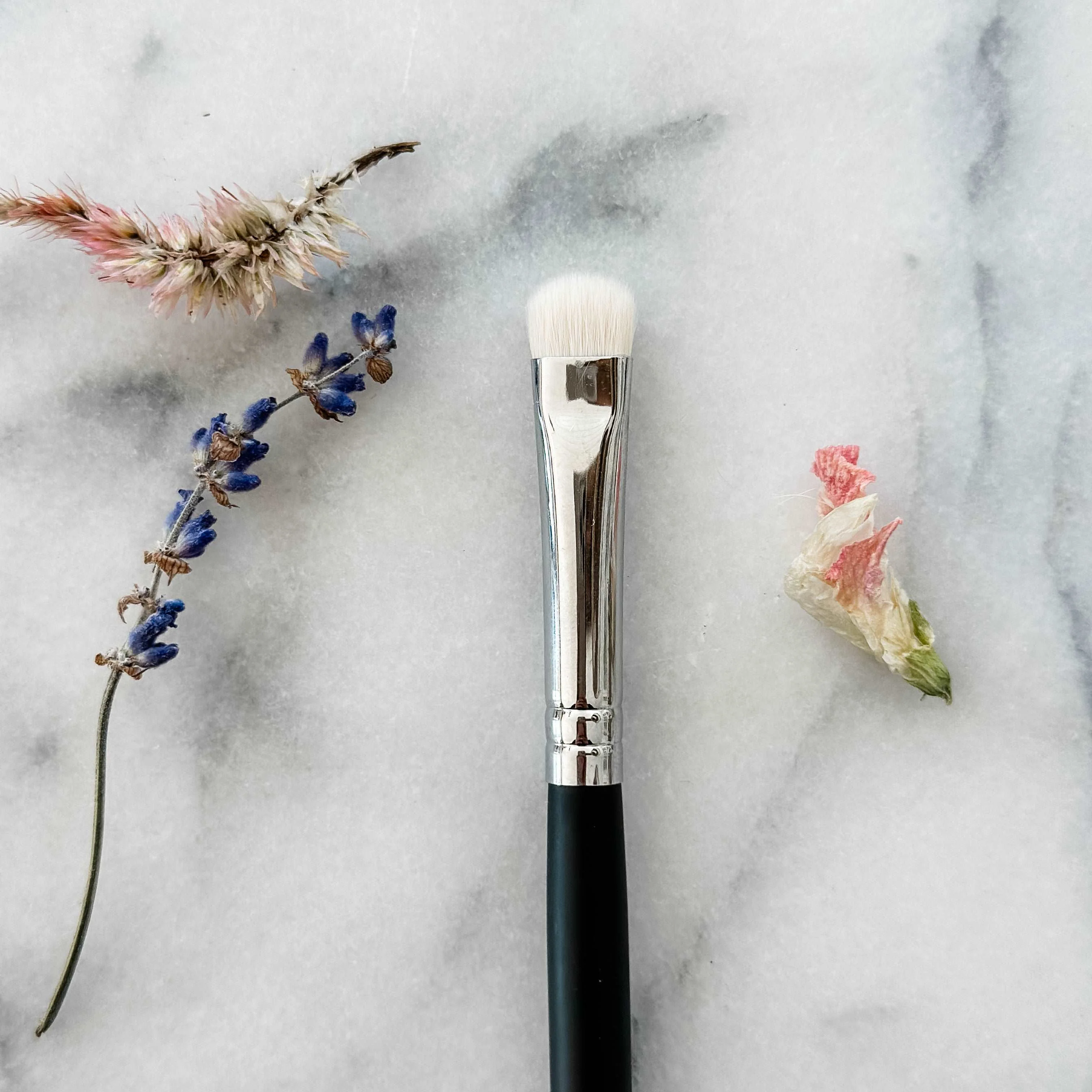 Flat Eyeshadow Brush - Image 6