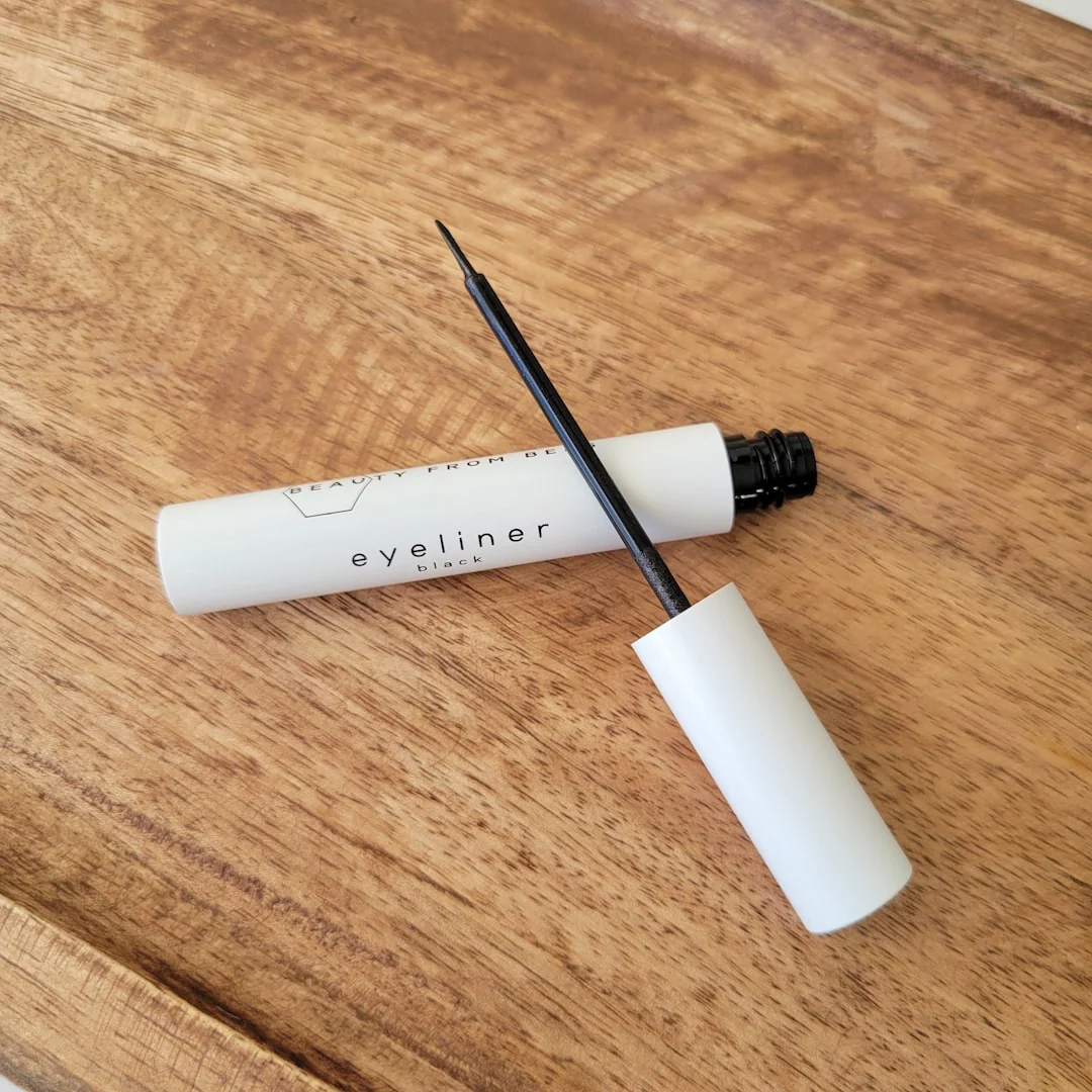 Liquid Eyeliner - Image 6